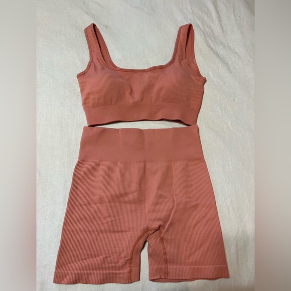 Amazon workout set! Size large - Picture 3 of 4